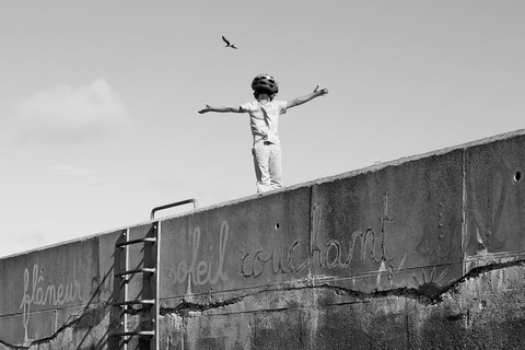 enfant qui vole